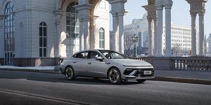 Giá rẻ sử dụng xe tay phải lái xe ô tô bán buôn Trung Quốc điện Hyundai Sonata 2018 xe năng lượng mới xe ô tô mới <span class=keywords><strong>2025</strong></span> - Product Image 4