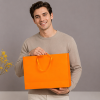 Sac cadeau en papier kraft simple, biodégradable et personnalisable, sac de shopping pour vêtements, sac fourre-tout avec corde côtelée, emballage avec ruban, carton blanc personnalisé