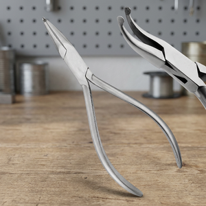 Alicate Ortodóntico Manual Crown Recto y Curvo de 14 cm, Acero Inoxidable de Alta Calidad, Punta Serrada, Instrumentos Dentales Clase I CE - Product Image 3