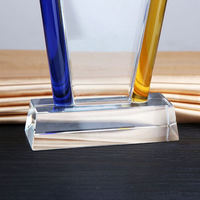 Plaque de trophée en verre cristal bleu et jaune vierge avec design de personnage de film et de télévision imprimé UV
