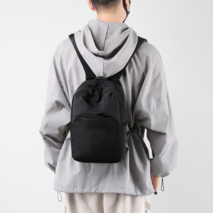 Sac à dos minimaliste tendance pour homme, couleur unie, pour les voyages en plein air, les loisirs et les trajets quotidiens, grande capacité, pour l'été - Product Image 1