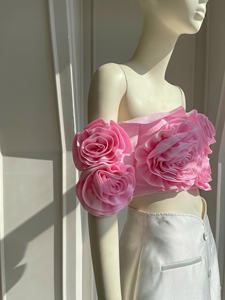 Ensemble 2 pièces pour femmes haut à épaules dénudées à fleurs 3D et jupe moulante taille haute Coshe Alice Series Made in Vietnam Wholesale - Product Image 2