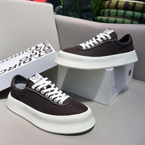 Chaussures Homme 2026 Nouvelle Collection Printemps Sportives Respirantes Tendance Rétro à Enfiler Multifonctionnelles en Toile à Semelle Épaisse Rehaussantes - Product Image 1