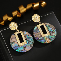 Boucles d'oreilles grandes et tendance de style européen et américain, en pierre naturelle, coquille d'ormeau rétro, design exagéré, niche unique