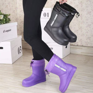 Bottes de pluie légères et imperméables en gros, logo personnalisé, bottes de neige chaudes pour hommes, doublure en fausse fourrure, bottes de pluie mi-mollet en EVA pour femmes - Product Image 2