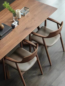 Tavolo da Pranzo Commerciale in Legno Massello Stile Nordico Retrò con Sedie e Sedili Quadrati in Schiuma ad Alta Densità, Design Durevole per Ristoranti e Caffè - Product Image 2