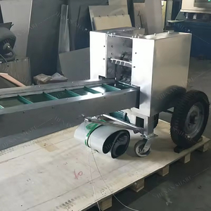 Peladora automática de cáscara de coco marrón, máquina de eliminación de cáscara de coco, máquina peladora de cáscara de coco con cinta transportadora - Product Image 4