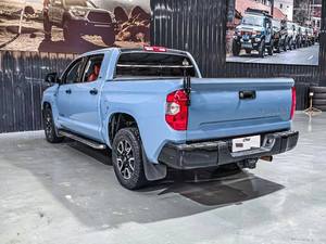 โตโยต้า ทันดรา ปี 2015 มือสอง รุ่น 5.7L SR5 4WD CrewMax สเปคอเมริกา เกียร์อัตโนมัติ รถกระบะ V8 พวงมาลัยซ้าย  แรงดึงสูง สำหรับขับขี่ออฟโรด โตโยต้า ไฮลักซ์ - Product Image 5