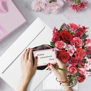 Tarjeta <span class=keywords><strong>Pop</strong></span>-Up Ecológica 3D con Música y Luz para el <span class=keywords><strong>D</strong></span>ía de San Valentín 2025, Ramo de Rosas, Disponible en EE. UU., Ideal para Regalo de Amor - Product Image 2