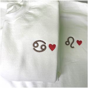 Regali personalizzati per gli amanti dell'astrologia con felpa o felpa con cappuccio con segno zodiacale ricamato - Product Image 6