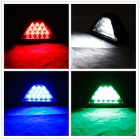 Feux arrière de signalisation LED pour voiture, 12V, feux de freinage rouges, feux arrière laser clignotants, feux de stationnement, feux de recul triangulaires de sécurité