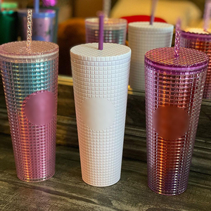 Double Wall Plastic Studded Tumbler With Straw Corn Cup Rivet Diamond Mug Coffee Mug Pineapple Tumbler starbuckes