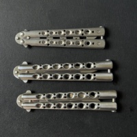 Couteau d'entraînement personnalisé en acier à haute teneur en carbone, outil pliable portable pour la pratique, couteau tactique de camping et de randonnée en plein air, idéal pour un cadeau