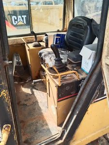 รถดันดิน CAT D5C มือสอง รถดันดินตีนตะขาบ CAT มือสอง Caterpillar D7g D4h D3 D7 D6 D5 D5m D5k D6 D7g Dozer - Product Image 5