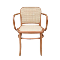 Chaises de salle à manger en bois massif empilables de style vintage moderne avec dossier en rotin pour hôtels, fêtes, banquets, événements et mariages - En vente
