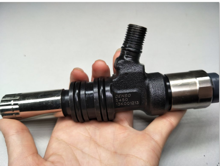 High quality Common Rail Diesel Fuel Injector 095000-5450 ME302143 for Mitsubishi 6M60