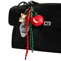 Porte-clés Ours Pomme en PU Semi-Fait Main, Breloque de Sac Fruitée Mignonne, Accessoire Suspendu Créatif en Cuir Artificiel – Vente en Gros