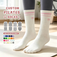 Chaussettes de sport pour femmes, personnalisées en usine, brodées, antidérapantes, pour Pilates et Yoga, mi-mollet