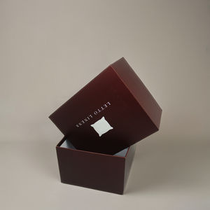 صناديق من الورق المقوى بغطاء وقاعدة للبيع بالجملة ذات العلامات التجارية للأحذية والجوارب والفراء مع النقش - Product Image 1