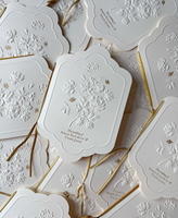 Carte d'invitation de mariage personnalisée de luxe en ivoire avec motif floral en relief, motif de pivoine en relief 3D, papier texturé épais, invitations de mariage