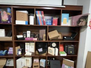 กล่องใส่ iPad กล่องกระดาษคราฟท์พร้อมตะขอแขวนดีไซน์พิมพ์ลายออกแบบได้ตามต้องการ - Product Image 4