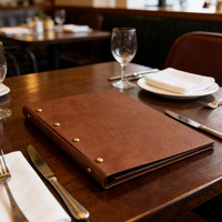Porte-menu en cuir fait main moderne, classeur à 4 anneaux, marron, couverture haut de gamme pour restaurant, rivets en laiton, café/hôtel (logo personnalisé disponible)