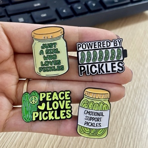 Pepino Pickles Funny Peace Love Powered Pickles Botella Broche Solapa Insignias Esmalte Pins - Product Image 2