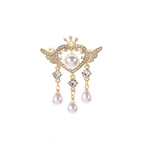 Broche de luxe rétro en alliage plaqué or, motif géométrique, croix, fleur, perle, pour homme, idéale pour les mariages, les fiançailles et les fêtes - Product Image 1