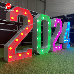 Décorations de fête 40e anniversaire, lettres et chiffres géants lumineux à LED pour les fournitures de fête d'anniversaire - Product Image 5