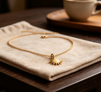 Collier pendentif soleil en acier inoxydable 316L plaqué or 18 carats avec chaîne torsadée, charm soleil finement taillé, bijoux minimalistes