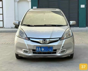 2011 HONDA FIT 1.5L 120hp Manual Edición de lujo para la familia para la ciudad para el trabajo Techo solar Buen estado Motor Coches usados - Product Image 2