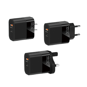 Caricabatterie per Cellulari <span class=keywords><strong>2</strong></span> in 1 USB+Type <span class=keywords><strong>C</strong></span>, <span class=keywords><strong>2</strong></span> Porte 5V <span class=keywords><strong>2</strong></span>.4A 12W, Adattatore per Telefoni Mobili USA/UE/UK, Vendita all'Ingrosso - Product Image 1