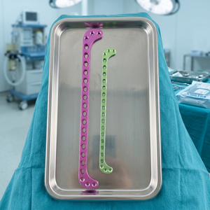 Implant orthopédique de plaque de verrouillage vétérinaire de chien pour la chirurgie d'animal familier avec des seringues et des instruments vétérinaires - Product Image 3