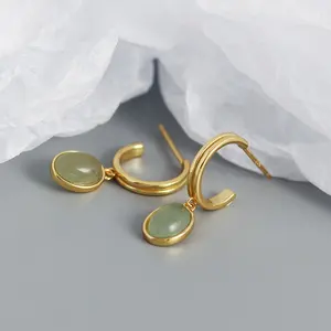 Brincos de prata esterlina com pedras preciosas em forma de C cabochão corte Jade charme