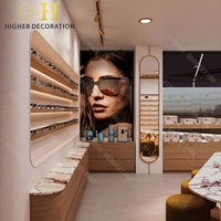 Luxuriöses Optikgeschäft-Design Maßgefertigtes Wandmontiertes Optik-Displayregal Brillen-Vitrine für Brillenausstellung