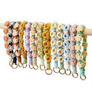 Collier de téléphone portable anti-perte style bohème personnalisé, sangle de téléphone en coton tressé à la main motif marguerite, lanière légère porte-clés pour coque de téléphone - Product Image 1