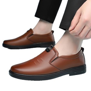 Men's Slip-On Loafers Solid Round Toe Breathable <b>Rubber</b> Outsole Pu Lining All Seasons Casual Business Shoes - Product Image 5
