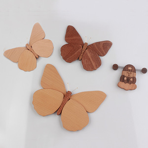 รูปผีเสื้อสำหรับตกแต่งสิ่งของสไตล์ล็อกสามมิติแบบเรียบง่ายการตกแต่งห้องนั่งเล่นตู้เย็นทำจากไม้สุดสร้างสรรค์ - Product Image 4