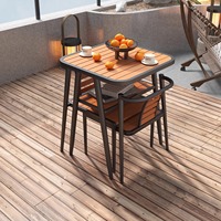 Ensemble de table et de chaises de restaurant moderne en bois massif écologique durable pour usage commercial, restaurant et barbecue