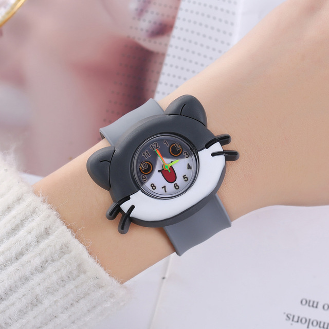Children's quartz watches with a variety of cartoon and animated little animal patting watches