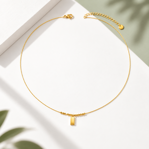 Collier minimaliste en alliage plaqué or avec pendentif rectangulaire et chaîne serpent pour un usage quotidien, bijoux unisexes - Product Image 1