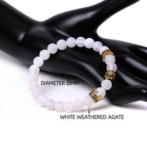 <span class=keywords><strong>Bracelet</strong></span> <span class=keywords><strong>de</strong></span> yoga en pierre <span class=keywords><strong>de</strong></span> <span class=keywords><strong>lave</strong></span> volcanique naturelle avec breloque couronne <span class=keywords><strong>de</strong></span> football plaqué or 18 carats pour hommes, vente en gros <span class=keywords><strong>de</strong></span> bijoux <span class=keywords><strong>de</strong></span> guérison - Product Image 5