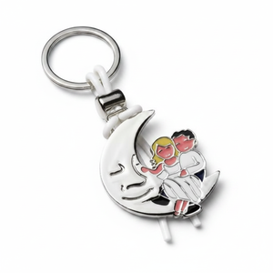 Porte-clés souvenir couple de mariés sur la lune, cadeau pour les invités de mariage - Product Image 2