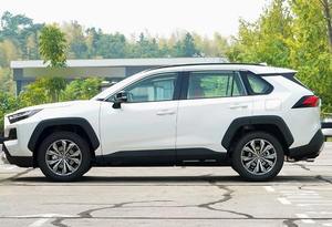 <span class=keywords><strong>Toyota</strong></span> <span class=keywords><strong>RAV</strong></span>_4 XLE FWD SUV <span class=keywords><strong>2018</strong></span>, Alta Calidad, LED, Bolsas de Aire de Seguridad Automáticas, Asientos de Cuero, Techo Panorámico, Entrega Rápida, Euro V - Product Image 6