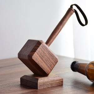Abridor de Botellas de Cerveza con Forma de Martillo de Thor de Madera, Base Magnética, Abridor de Mjolnir Novedoso, Accesorio Decorativo para el Hogar, Bar, Cocina, Pub, Cueva del Hombre - Product Image 6