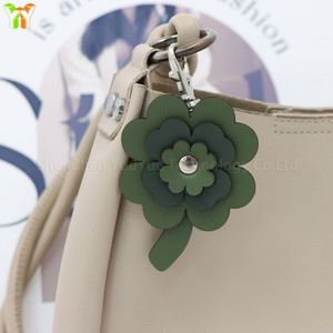 YY Wholesale Llavero de Trébol de Cuatro Hojas de Cuero PU, Llavero de la Suerte, Regalo, Soporte para Llaves de Coche, Colgante de Moda para Bolso - Product Image 3