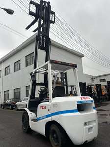 Montacargas TCM FD30 35 de 3 Toneladas de Segunda Mano con Pocas Horas de Trabajo, con Abrazadera y Motor Diésel ISUZU, Origen Japón, Buen Precio en Venta - Product Image 2