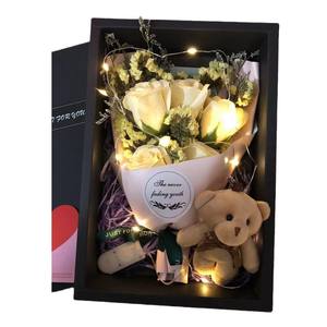 Bouquet de savon en boîte cadeau, cadeau pratique pour la Saint-Valentin, bouquet d'ours en boîte cadeau, fleurs faites à la main - Product Image 5