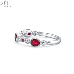 Bague en or massif 18 carats avec rubis et diamants ovales de style vintage pour anniversaire unisexe - Product Image 4