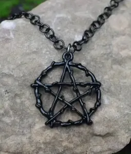 Collana con Ciondolo in Lega a Forma di Ramo Spinoso Neo-Gotico Punk Retrò, con Pentagramma Nero e Impronta di Lucifero, Catena in Bambù, Regalo per Feste - Product Image 6